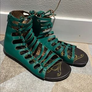 Green groove gladiator sandals